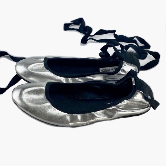 Steve Madden Florrah Ballet Flat Silver Shoes 7 - Picture 3 of 8